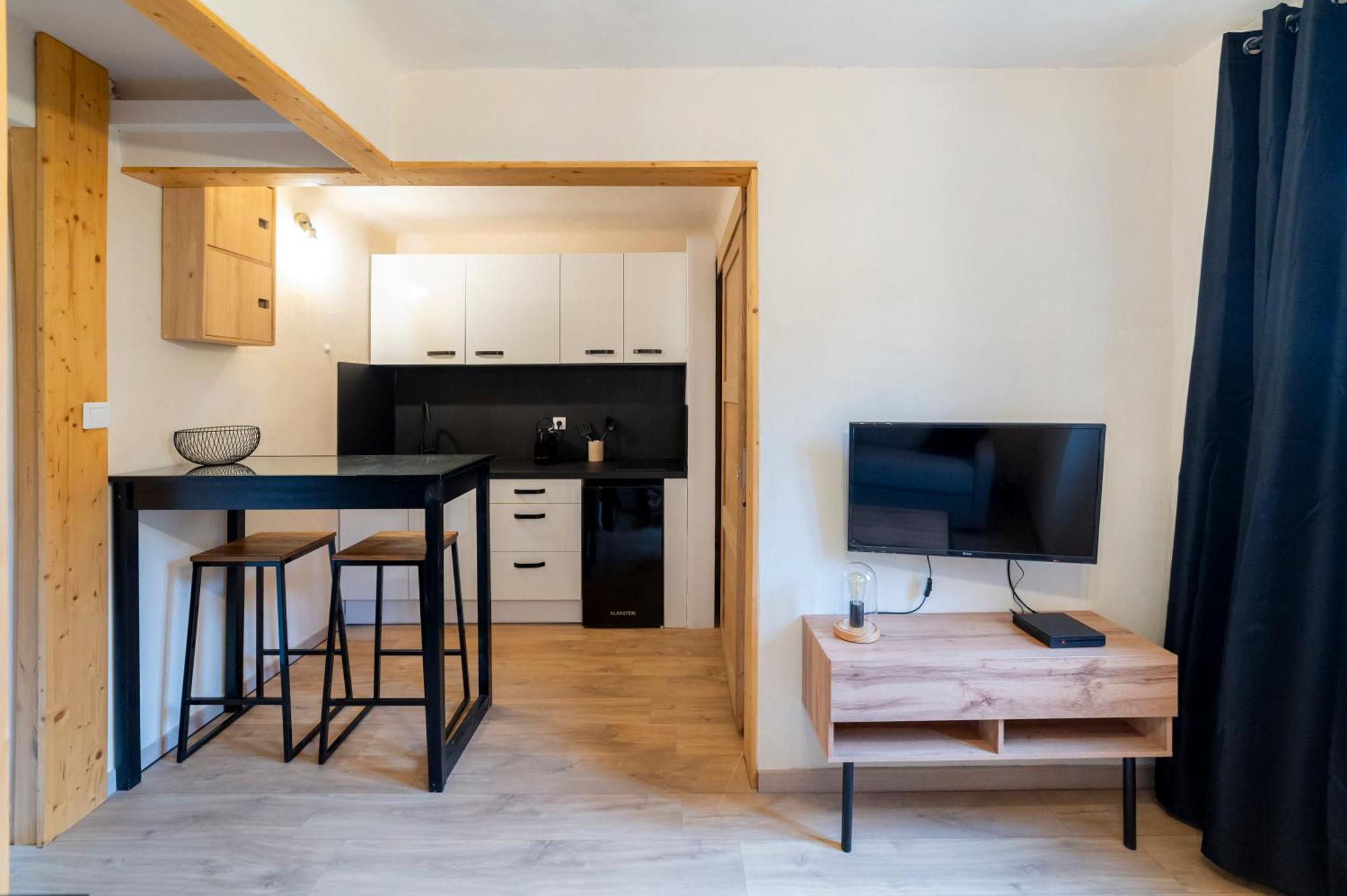 La Galleanne Studio Agreable Et Chaleureux Briançon Exteriör bild