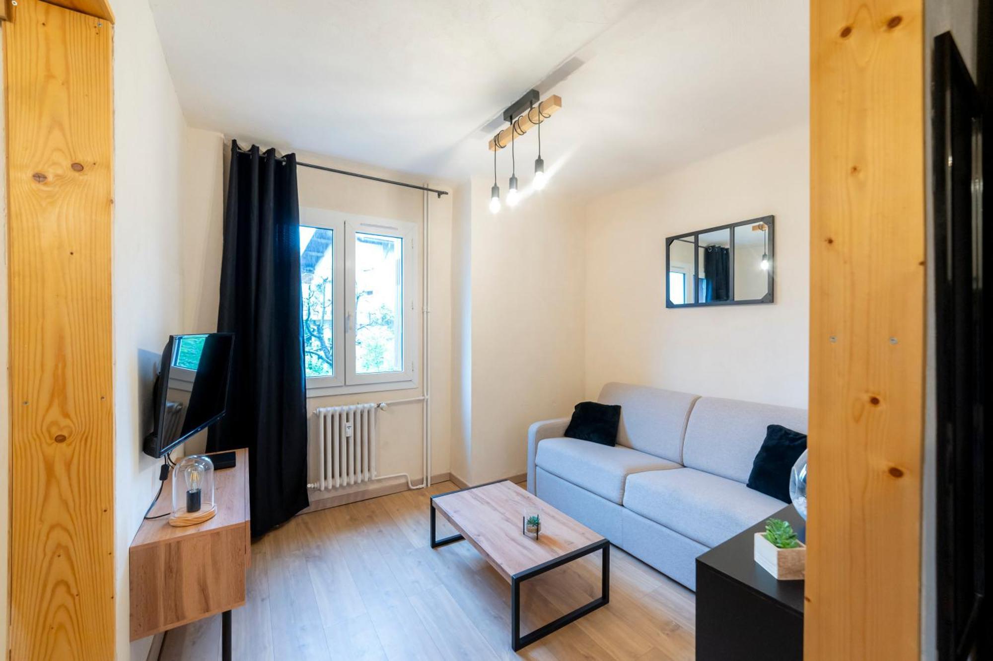 La Galleanne Studio Agreable Et Chaleureux Briançon Exteriör bild